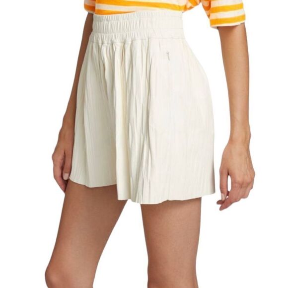 Frame Pleated Lamb Leather Short Women's Cream Size Medium - Picture 5 of 14